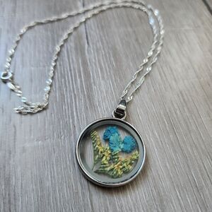 Dried floral necklace